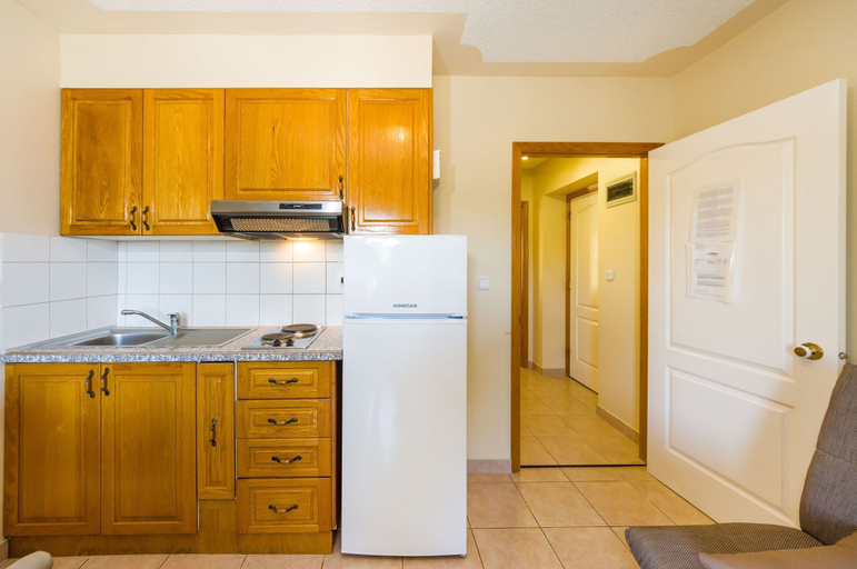 Room 4, Beachfront Apartment Mareo 5, Nin