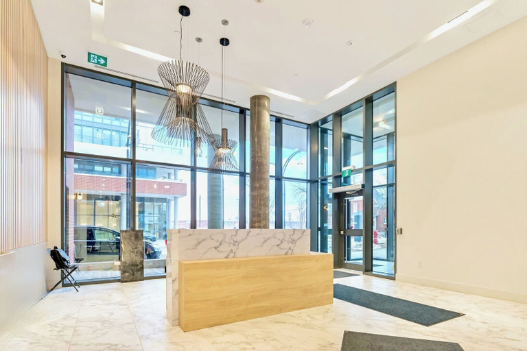 Interior 3, High Rise Condo w Balcony & Breathtaking Views, Waterloo
