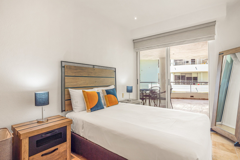 Room 3, Ocean-view Condo With Resort Pool & Sundeck, Compostela