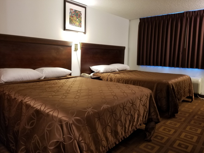 Bedroom 4, Sea-Tac Crest Motor Inn, SeaTac