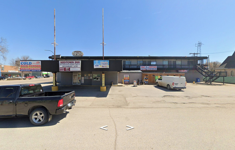 Parking, Midtown Motor Inn, Division No. 9