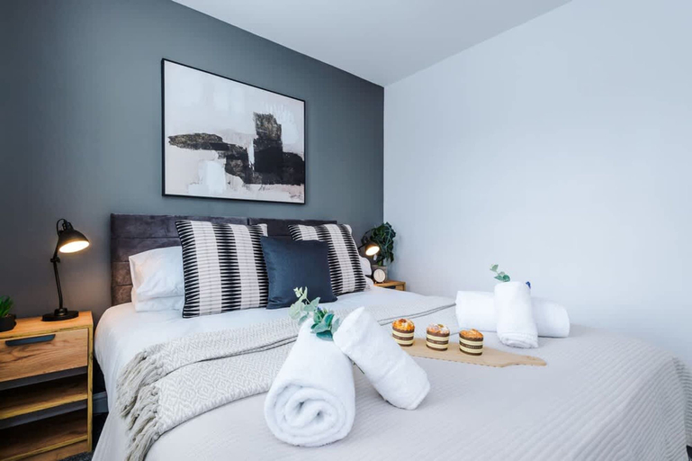 Room 2, New Stunning Flat Perfect for Business Sleeps 3, Cheshire East