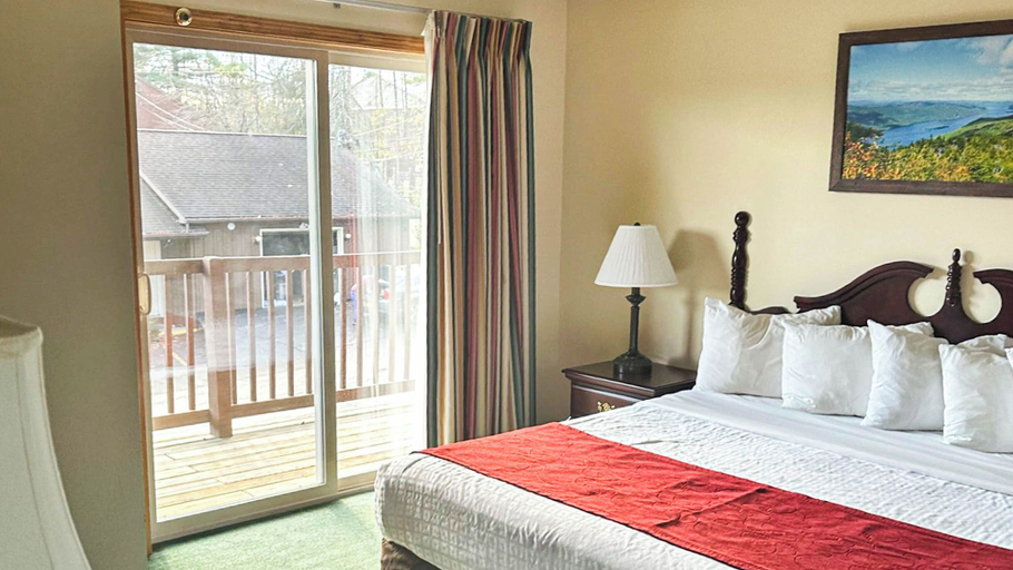 Room 5, Studio 6 Lake George, NY - Adirondacks, Warren