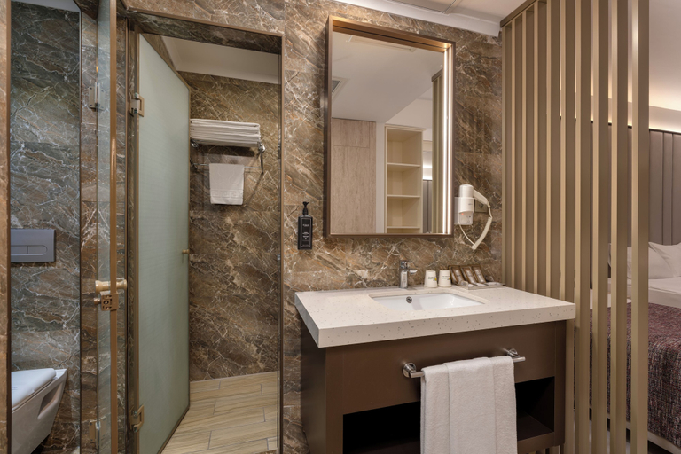 Bathroom 4, Port Nature Luxury Resort & Spa – All Inclusive, Serik