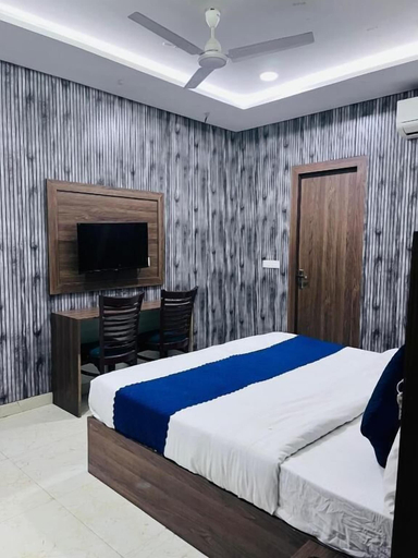 Room 2, Hotel MM Palace, Agra