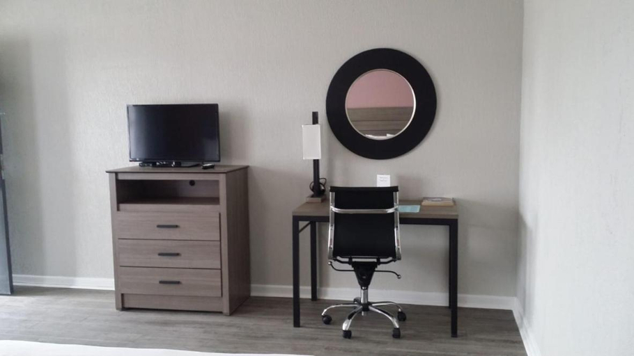 Others 5, Econo Lodge Inn and Suites Abilene, Taylor