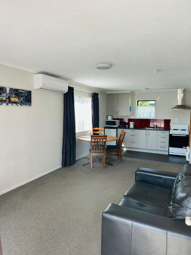 Others 2, Academy Lodge Motel, Ashburton