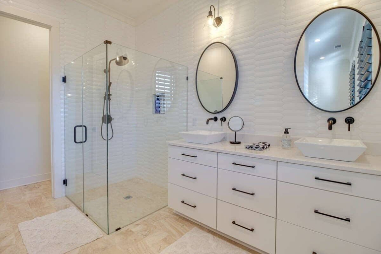 Interior 5, River Views, Historic Central Neighborhood, Luxury Townhome, Chatham