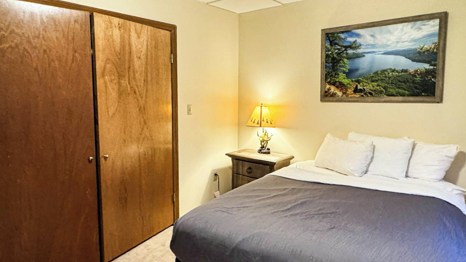 Room 4, Studio 6 Lake George, NY - Adirondacks, Warren