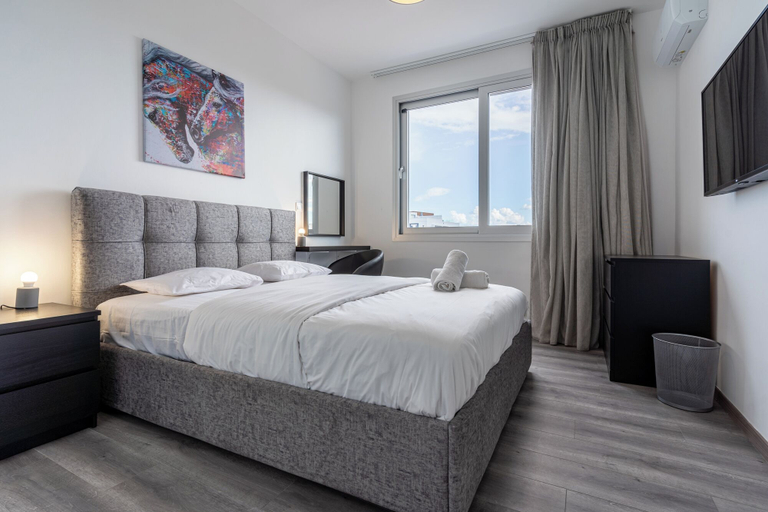 Room 2, Sunflower 1-BR Apt. & Balcony in Larnaca, Larnaca