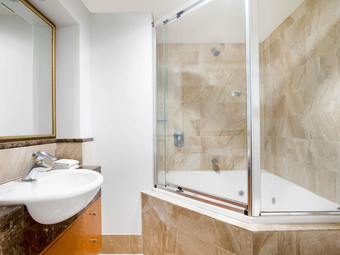 Bathroom 5, Mantra Zanzibar, Maroochy - Mooloolaba