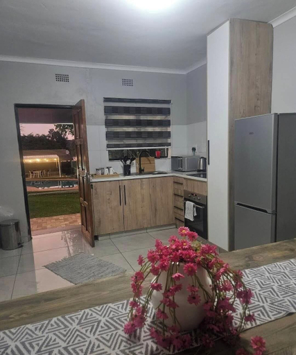 Private kitchen 5, 41 Fourth Road Guest House, City of Johannesburg