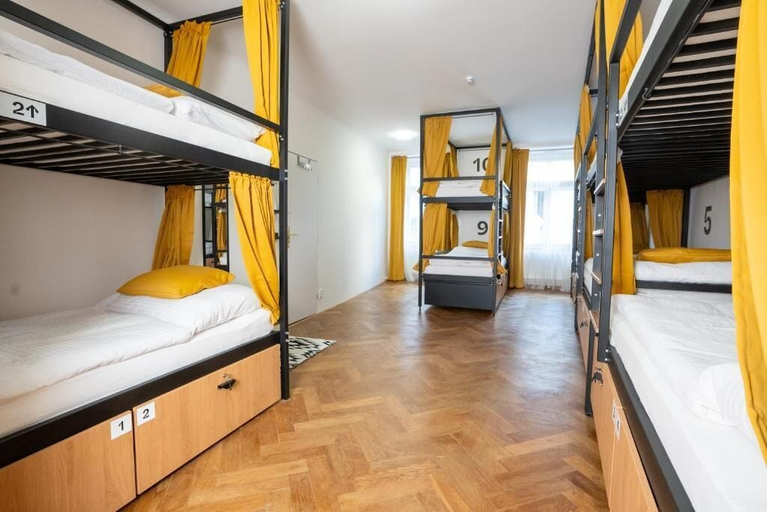 Bedroom 3, White Wolf House Hostel & Apartments, Praha 1