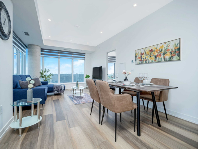 Interior 3, Newly Built 22nd Floor Condo w Stunning Views, Waterloo