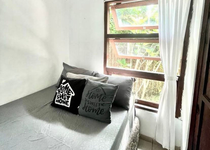 Room 2, OYO 95132 Kara Homestay Syariah, Yogyakarta