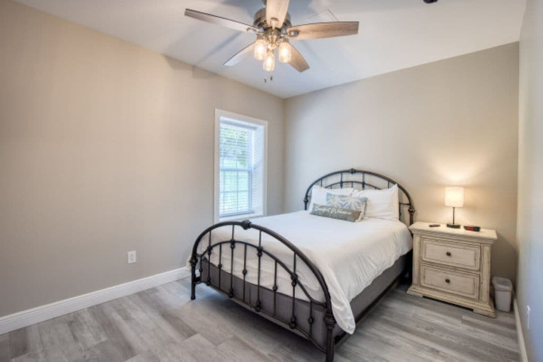 Room 5, 902 Howard Lofts, Harrison