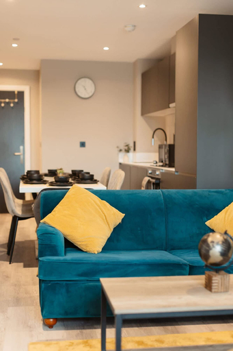 Room 5, Modern Central Leeds 3 Bedroom Apartment Sleeps 6, Leeds