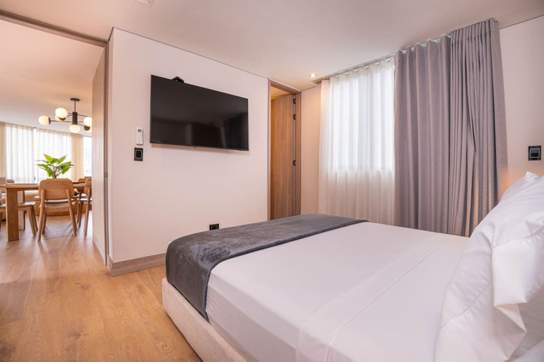 Room 5, Jatisa 1001 in Medell n, Medellín