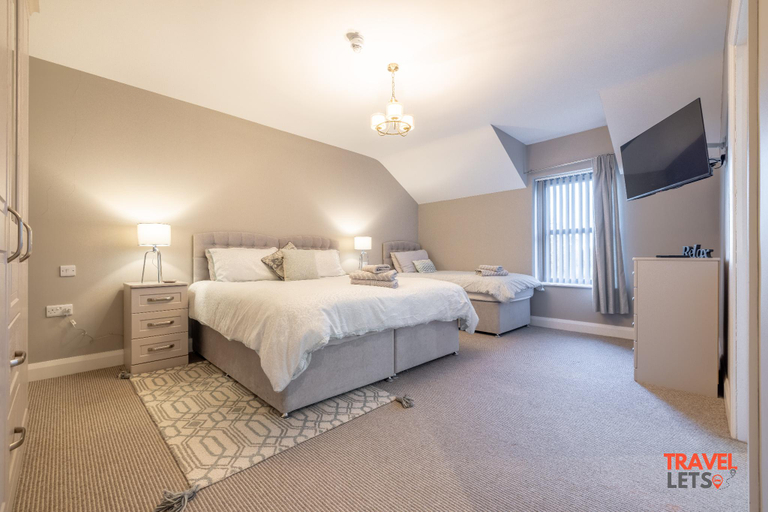 Bedroom 2, Homestead Hillsborough Room 3, Lisburn and Castlereagh