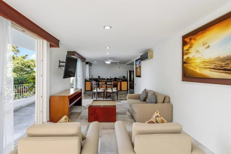 Living area 2, Luxurious Partial Ocean-view Suite With 3 Pools, hot Tub, gym & Balcony, Puerto Vallarta