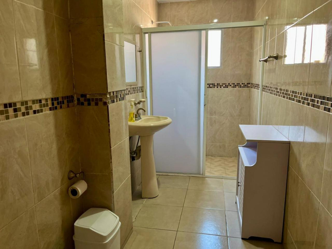 Bathroom 2, 2 VENATOR House Boutique, León