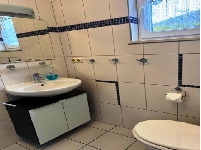 Bathroom 4, Gemuetliche Doppelhaushalfte in Lubmin, Vorpommern-Greifswald