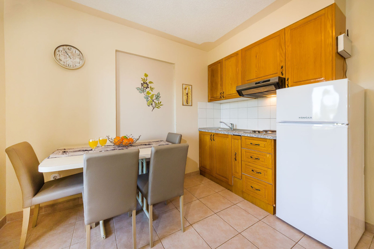 Room 3, Beachfront Apartment Mareo 5, Nin