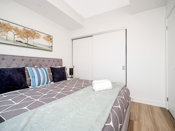 Interior 5, Newly Built 22nd Floor Condo w Stunning Views, Waterloo