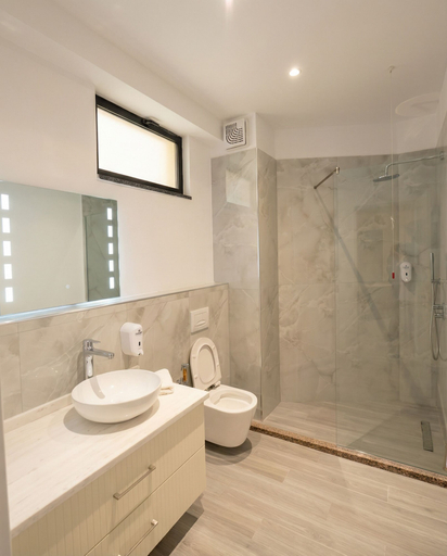 Bathroom 4, The Honeycomb Boutique Hotel, Kavajës