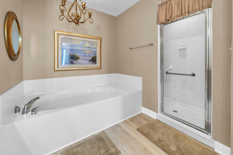 Bathroom 3, Grandview East 1505, Bay