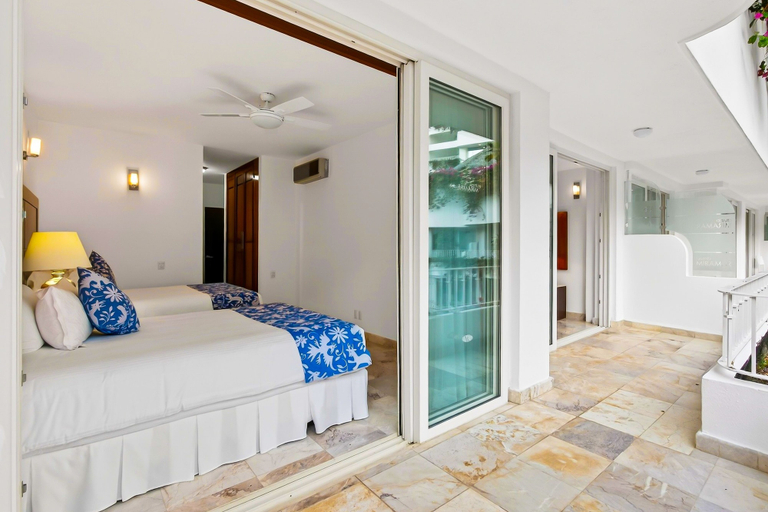 Room 3, Spacious Suite With Wraparound Terrace, Rooftop Infinity Pool & Resort Amenities, Puerto Vallarta
