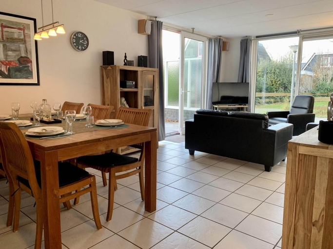 Living room 2, Modern Holiday Home With Garden, Zijpe