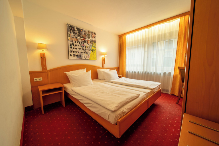 Room 4, Hotel Mondial Munich, München