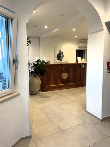 Public Area 2, Hotel Dania, Napoli