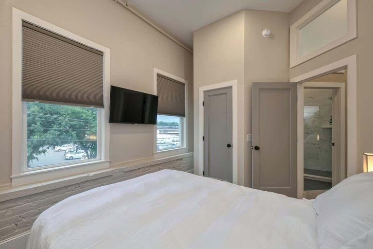 Interior 5, Light-filled Adventure Loft, Roanoke City