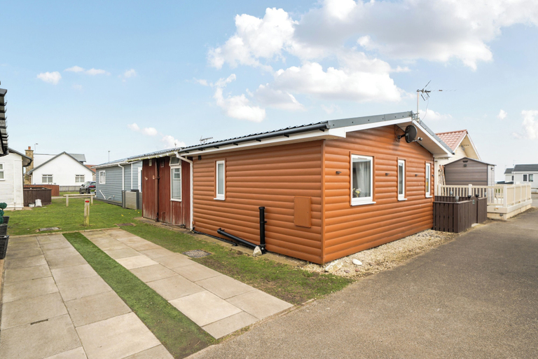 Exterior & Views 2, 1 Bed Cabin - Sleeps 2 - Pets - 2 Min To Beach, East Riding of Yorkshire