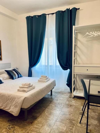 Bedroom 2, Residence Mastrangelo, Napoli
