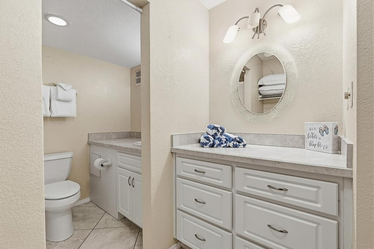 Bathroom 4, Mariner's Cove 405, Volusia