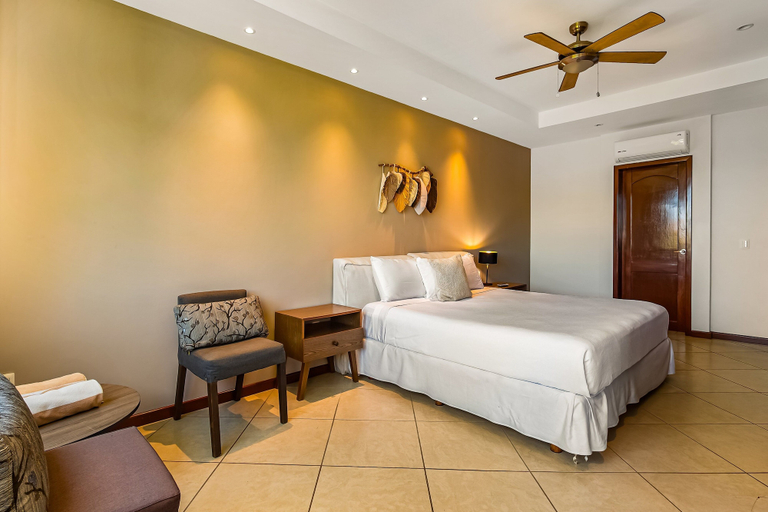 Room 2, Cozy Condo With Loft, Private Balcony and Gorgeous Shared Pool, Puerto Vallarta