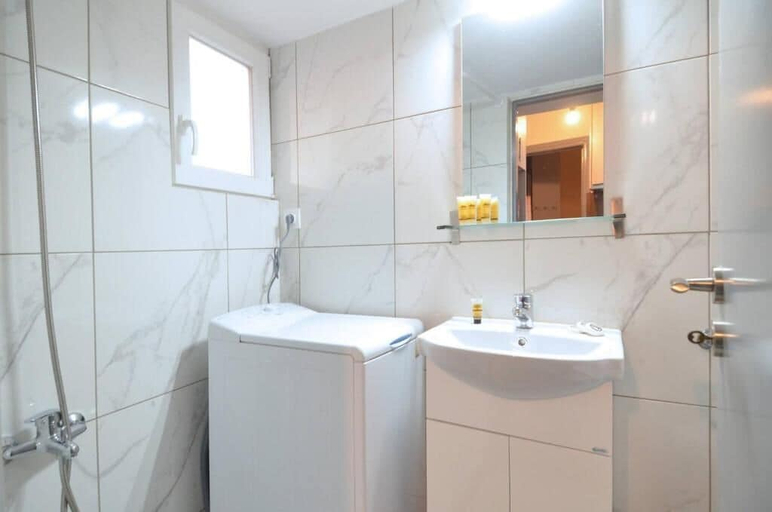 Bathroom, Amazing view. Minimal retire at Kypseli, Attica