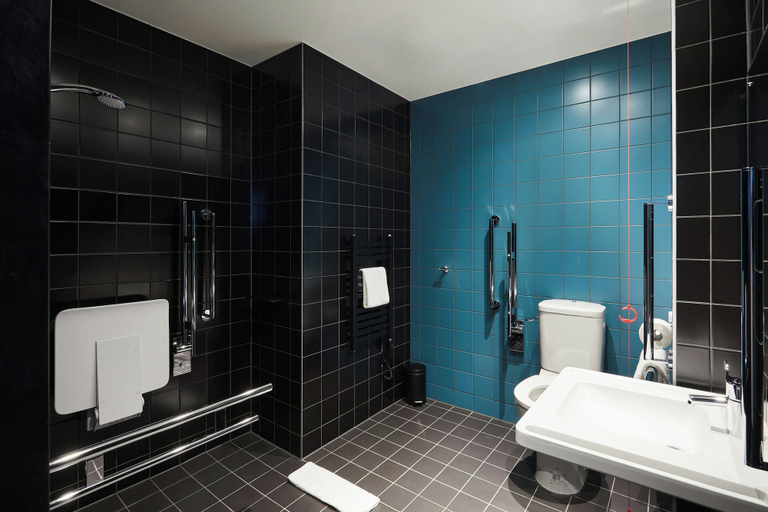 Bathroom 4, The Social Hub Glasgow, Glasgow