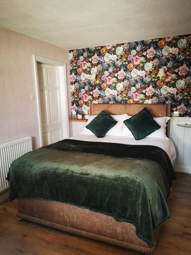 Bedroom 2, Skelton Grange Farmhouse, York
