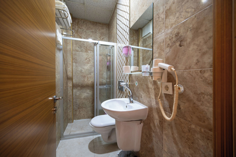 Bathroom 5, Taksim Maxwell Hotel, Beyoğlu