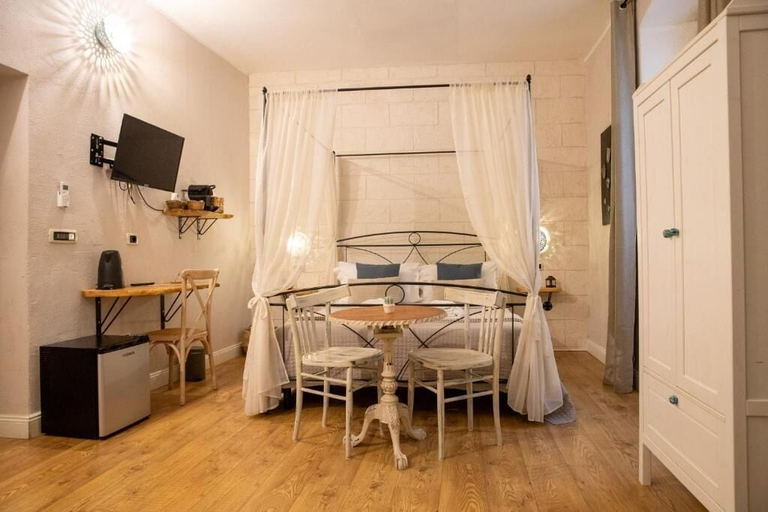 Bedroom 4, L'Accademia dei Sogni, Sassari