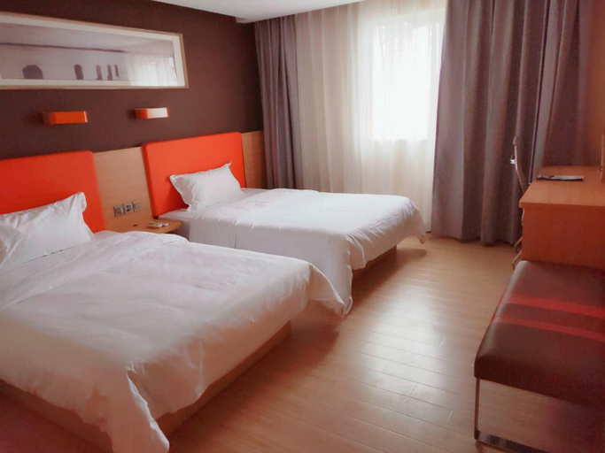 Room 2, 7 Days Premiuma Dongguan Chenjiaci Metro Station, Guangzhou