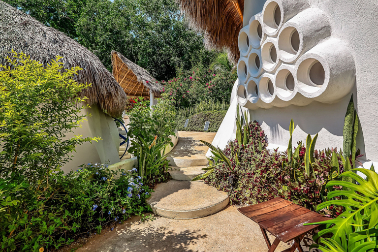 Exterior detail 5, Unwind in Paradise: A Serene Getaway in Isla de Navidad, Manzanillo