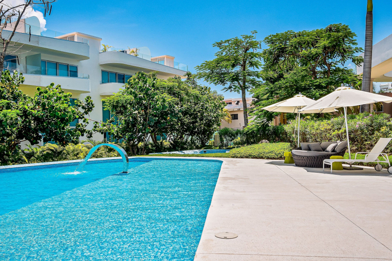 Pool 3, Luxe Condo With Infinity Pool, Fitness Center, Sweeping Vistas, and Central AC, Compostela