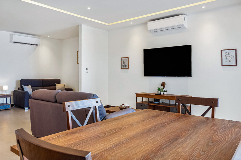 Living area 5, Enchanting & Modern Beach Retreat With Pool, Gym, & Breathtaking Balcony Views, Puerto Vallarta
