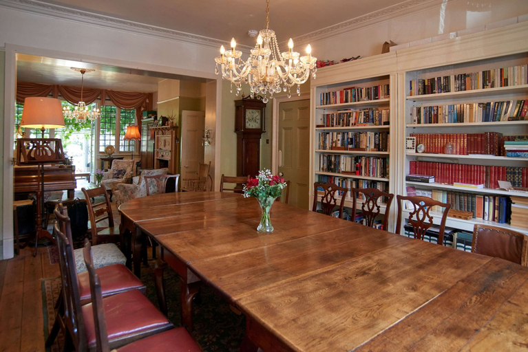 Room 5, Observatory House 9BR NR Universal With Pool, Bedfordshire
