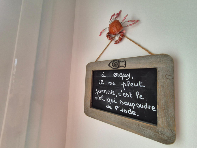 Food & Drinks 5, Apartment in Erquy near Emerald Coast Beaches, Côtes-d'Armor